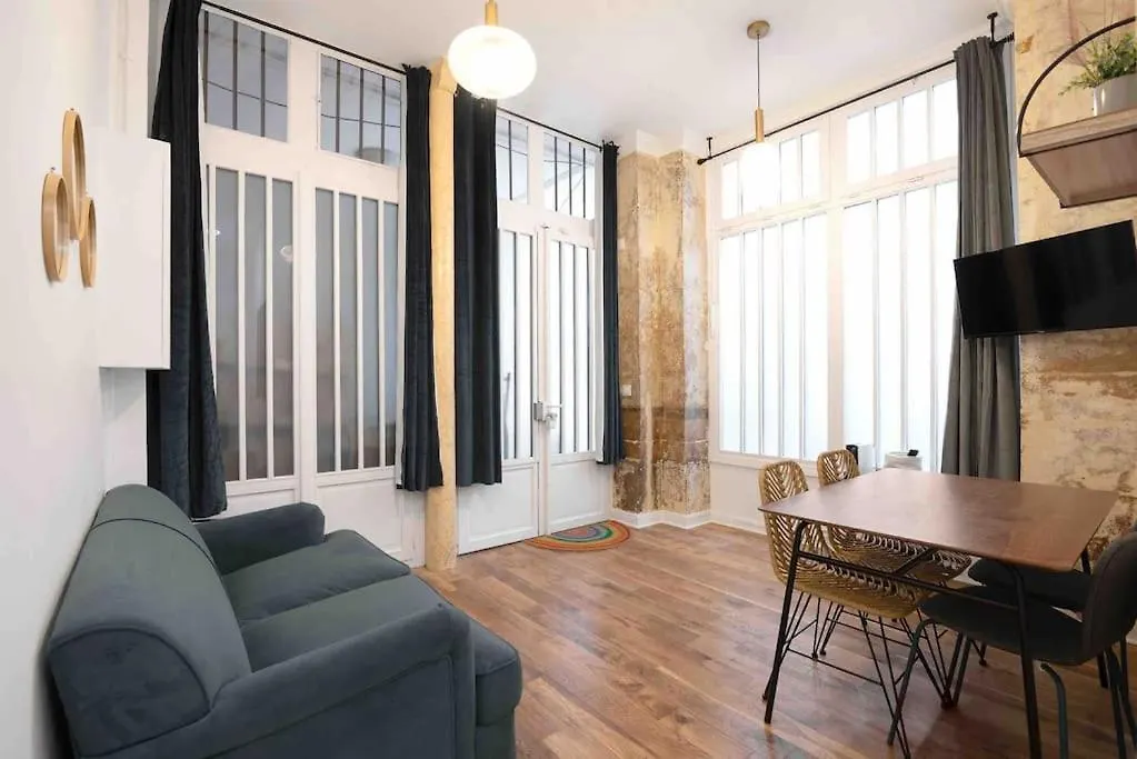 Montmartre, Gare De L'Est, Suite 1 Chambre 2 A 4P Parigi 0*,  Francia